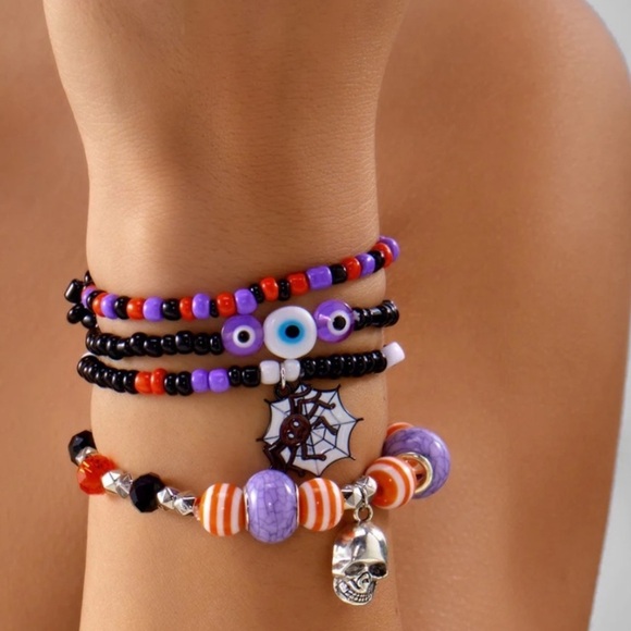 Jewelry - Set of 4 Halloween Themed Beaded Bracelet Set